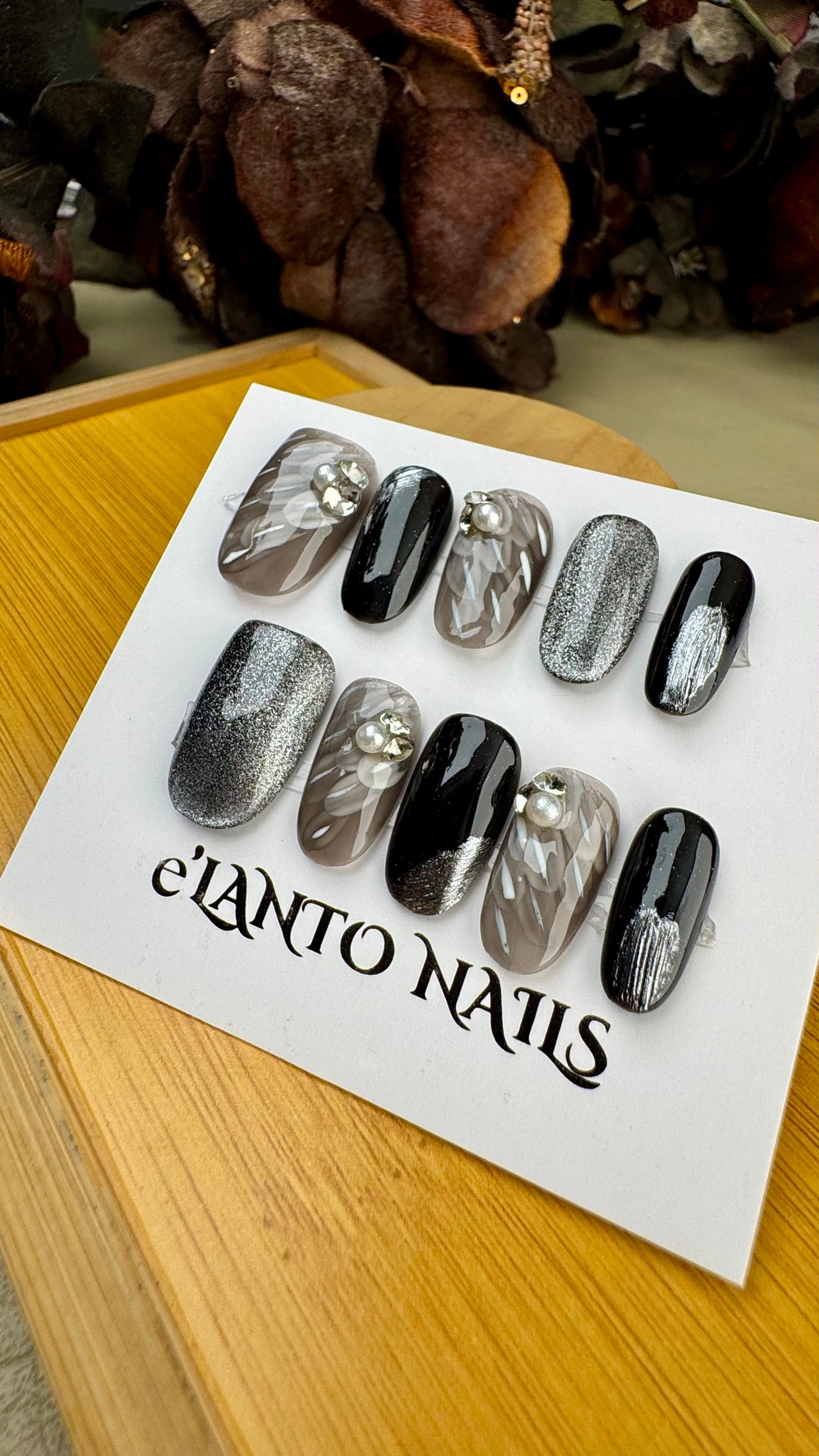 smokeyquartz_fake nails