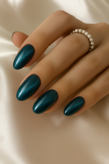 Teal-Blue Long Cat Eye Nails
