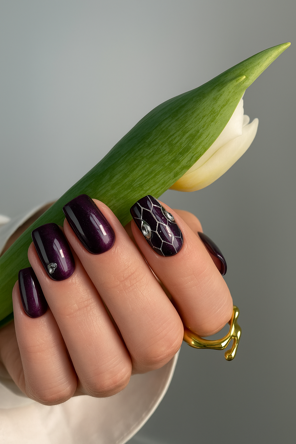 elantonails