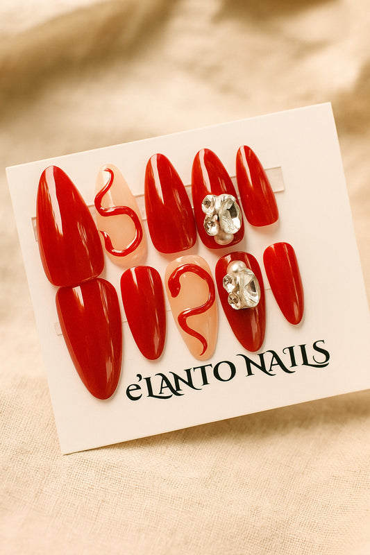 3D Squiggle Nails