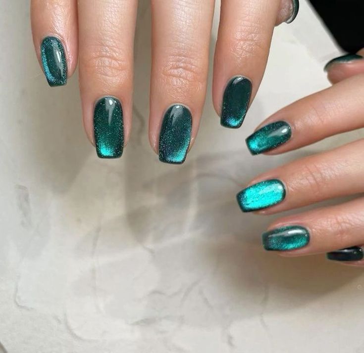 Teal-Blue Long Cat Eye Nails