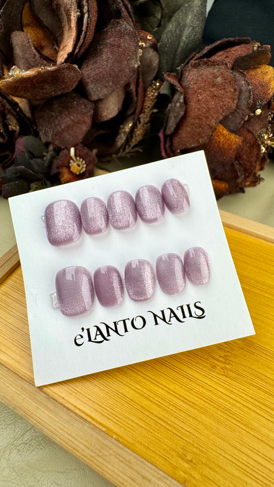 cat_eye_plum press on nails