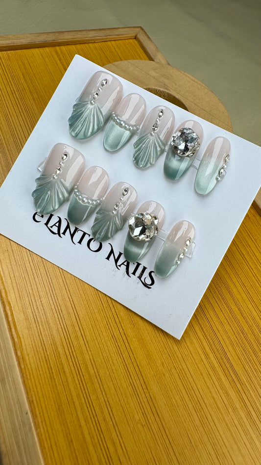 gaminiegems_nails